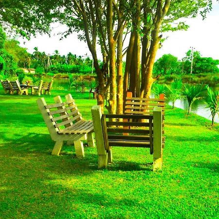 Canal Side Safari Resort Udawalawe Luaran gambar