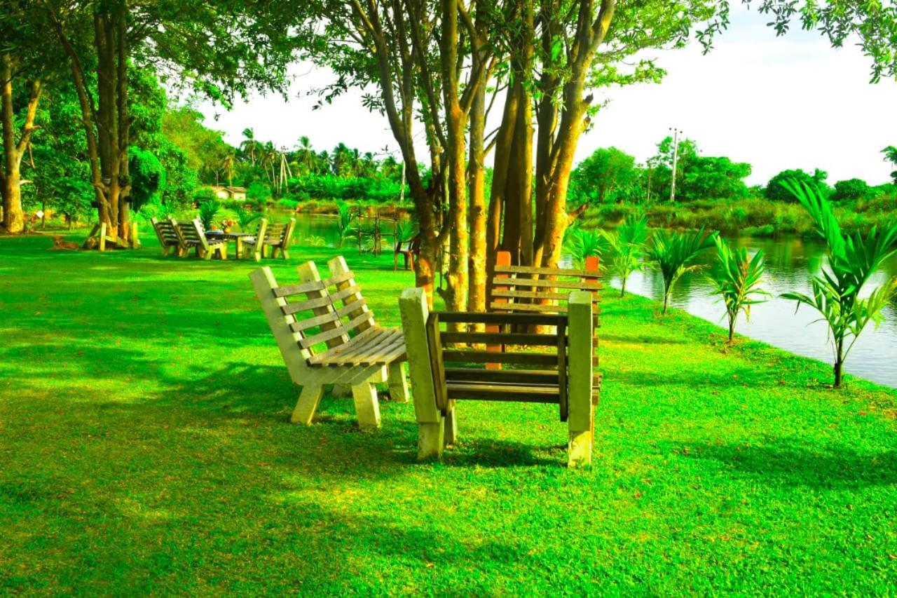 Canal Side Safari Resort Udawalawe Luaran gambar