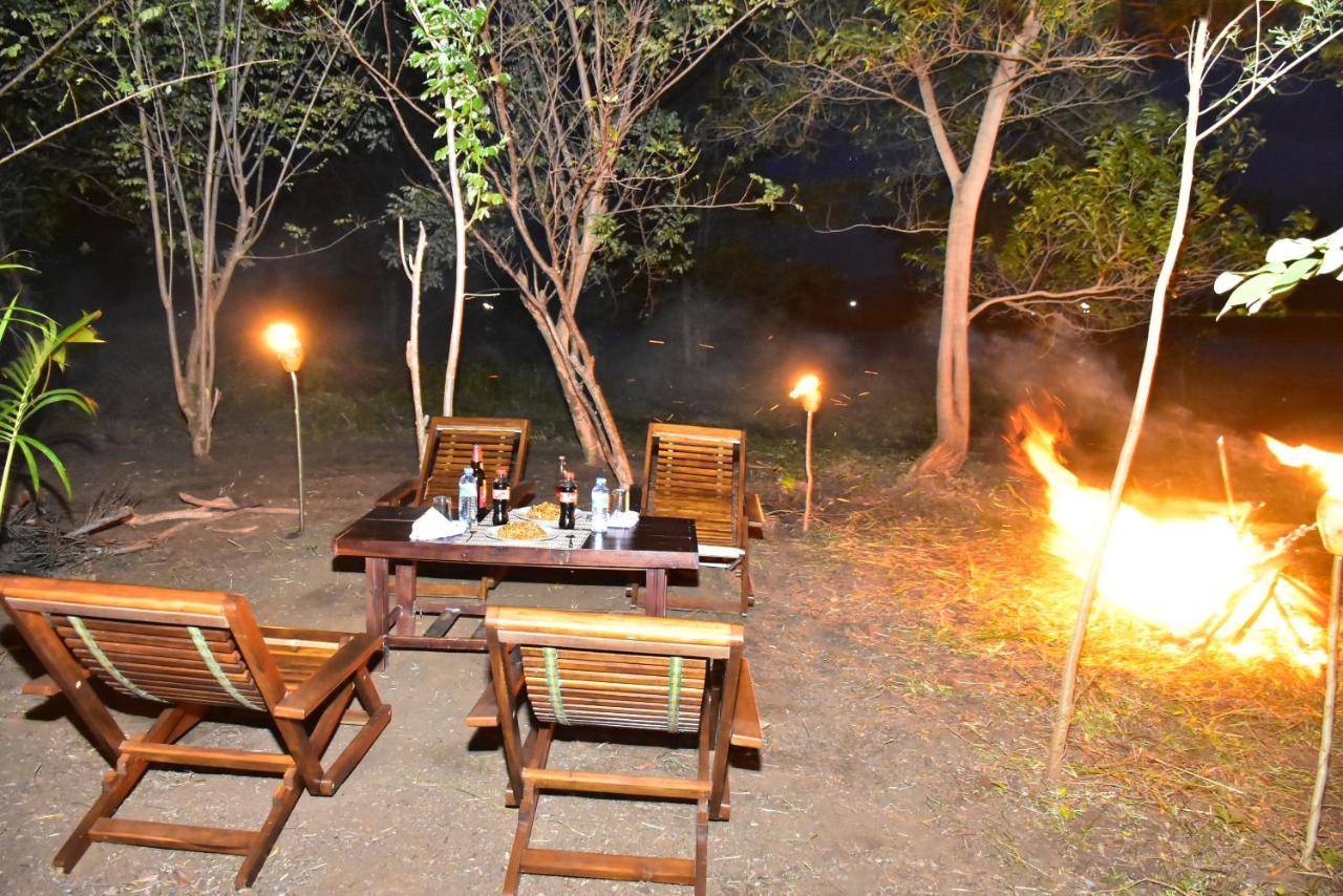 Canal Side Safari Resort Udawalawe Luaran gambar